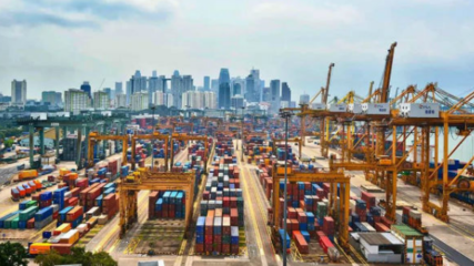 预警！新加坡港口集装箱拥堵加剧，船舶等待时间长达七天